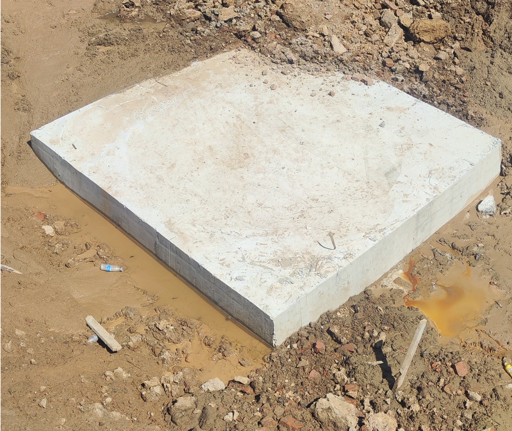 菲源一体化泵站施工方案之垫层和水泥底板施工